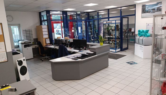 Professionelle Bodenreinigung an Gewerbeobjekt in Münster
